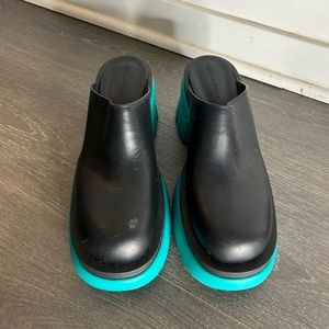 ❌SOLD❌Bottega Veneta leather flash mules